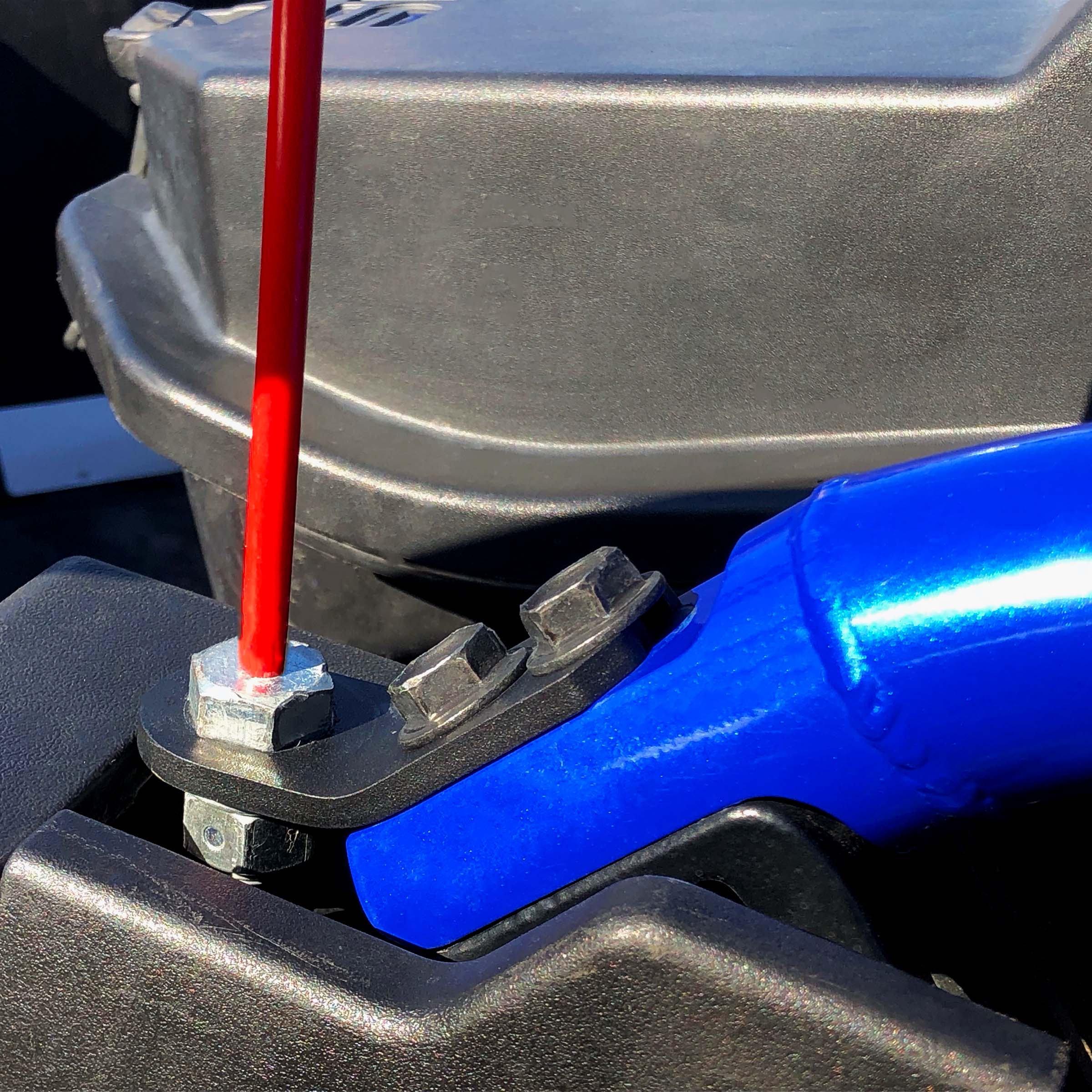 rear cage flag whip mount mounts for polaris rzr by litt industries close up image with flag installed